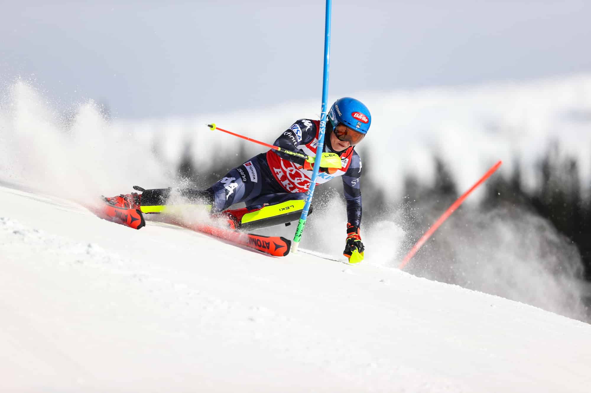 Shiffrin bermain ski di final Piala Dunia slalom di Soldeu