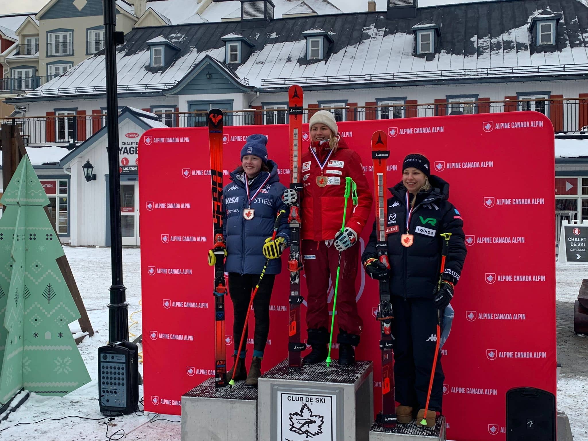 Podium from the first day of NorAm giant slalom in Tremblant. Magdalena Luczak (1st-place), Elisabeth Bocock (2nd), Erika Pykalainen (3rd). Credit: Leslie Firstbrook